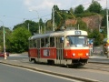 Vůz T3SUCS ev.č.7257 vypravený na linku 15 vjíždí do zastávky Malovanka. | 1.8.2004