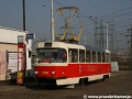 Do smyčky Spořilov také často míří vlaky po opravách na zkušební jízdy z Ústředních dílen, jak dokazuje „novotou“ zářící vůz T3SUCS ev.č.7284. | 8.4.2009