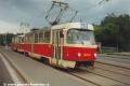 Souprava vozů T3M ev.č.8014+8015 s původní jednolištovou podobou sběračů KE13. | 16.5.1995