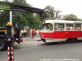 V ulici Hládkov se uskutečnilo cvičení záchranářů simulující záchranu zraněných z převrácené tramvaje po střetu s nákladním automobilem. Ke cvičení posloužil uměle vykolejený a převrácený vyřazený vůz T3M ev.č.8018. | 18.9.2015