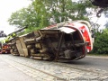 V ulici Hládkov se uskutečnilo cvičení záchranářů simulující záchranu zraněných z převrácené tramvaje po střetu s nákladním automobilem. Ke cvičení posloužil uměle vykolejený a převrácený vyřazený vůz T3M ev.č.8018. | 18.9.2015