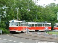 Souprava vozů T3M ev.č.8039+8021 vypravená na linku 8 manipuluje na vnější koleji smyčky Červený Vrch. | 11.6.2005