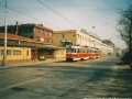 Souprava vozů T3M ev.č.8060+8061 na lince 3 stanicuje v zastávce Lokomotivka ještě před demolicí správních budov areálu ČKD. | 2.4.2001