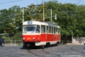 Vůz T3M2-DVC #8077 vypravený vozovnou Hloubětín na linku 19 odbočuje křižovatkou Strojimport k zastávkám u metra. | 19. 5. 2007