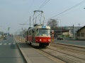Vůz T3M ev.č.8081 vypravený na linku 33 vjíždí do zastávky Podkovářská. | 25.3.2005