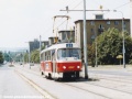 Vůz T3M2-DVC ev.č.8087 vypravený na náhradní linku 31 se blíží ke smyčce Lehovec. | 16.7.2003