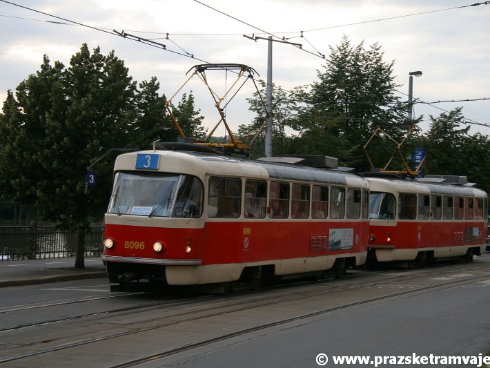 Souprava vozů T3M ev.č.8096+8091 vypravená na linku 3 míří do Vyšehradského tunelu. | 14.8.2008