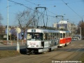Souprava vozů T3M ev.č.8104+8036 vypravená na linku 8 překonala jízdní pruhy na rondelu Vítězného náměstí a vjíždí do jeho středu. | 21.2.2004