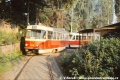 Souprava vozů T3M #8104+8009 na lince 15 obrací na objízdné koleji vozovny Motol. | 5.7.1985