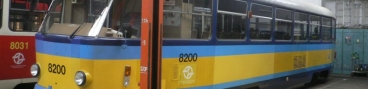 Vůz T3G ev.č.8200 dlouhodobě odstavený ve vozovně Strašnice po nalepení správného evidenčního čísla na čelo vozu. | 24.1.2007