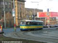 Prototypový vůz T3G ev.č.8200 vypravený na linku 11 projíždí obloukem mezi zastávkami Muzeum a I.P.Pavlova | 8.1.2006