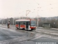 Jediný pražský zástupce vozů T3R #8205 projíždí na cvičné jízdě okolo výjezdu vozovny Motol. | 13.1.1999
