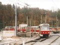 Souprava vozů T3R.P ev.č.8303+8211+8212 vyjíždí ze smyčky Hlubočepy do stejnojmenné zastávky. | 1.11.2003