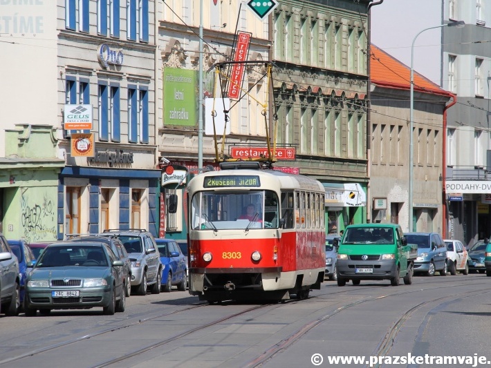 Vůz T3R.P ev.č.8303 během zkušební jízdy míří ulicí U Plynárny k zastávce Michelská. | 6.8.2012