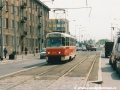 Vůz T3R.P ev.č.8318 vypravený na linku 37 míří po tramvajové trati k zastávce Nové Strašnice. | 10.5.2002