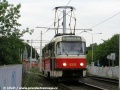 Vůz T3R.P ev.č.8323 vypravený na linku 6 u zastávky Přístaviště zatahuje do smyčky Nádraží Braník. | 30.6.2004
