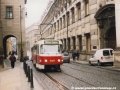 Souprava vozů T3R.P #8327+8326 vypravená na linku 18 projíždí soutěskou v Křížovnické ulici podél budovy Klementina. | 27.12.2002