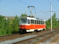 Přeložkou tramvajové tratě míří k zastávce Pobřežní cesta vůz T3R.P ev.č.8385 vypravený na linku náhradní dopravy 33. | 4.8.2004