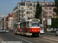 Souprava vozů T3R.P ev.č.8526+8527 vypravená na linku 25 najíždí u Jankovcovy ulice na Libeňský most | 7.6.2010