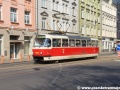 Při jízdě k zastávce Poliklinika Vysočany překonává vůz T3R.P ev.č.8556 vypravený na linku 15 světelně řízenou křižovatku s ulicí Na Břehu. | 24.3.2012