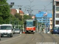 Souprava vozů T6A5 #8603+8604 vypravená na linku náhradní dopravy 39 najíždí na vjezdovou výhybky do smyčky Kotlářka. | 11.8.2006