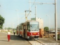 Vůz T6A5 ev.č.8609 byl po opravě přivezen na předávací kolej. | 28.5.1999