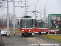 Souprava vozů T6A5 ev.č.8611+8612 vyčkává na konci kusé předávací koleje Zličín na ukončení prvotních zkoušek vozu 14T ev.č.9114 | 22.12.2006