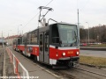 Souprava vozů T6A5 ev.č.8659+8660 vypravená na linku 16 ve výstupní zastávce vnitřní koleje smyčky Kotlářka. | 18.2.2014