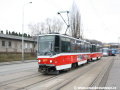 Souprava vozů T6A5 ev.č.8677+8624 tvoří krycí vlak vozu Škoda 14T ev.č.9121 mířícímu k zastávce Motol. | 5.3.2007