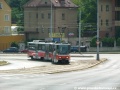 Motolská vozovna zkouší své vozy po opravě vždy v úseku Vozovna Motol - Sídliště Řepy, nejinak tomu bylo i se soupravou vozů T6A5 ev.č.8681+8682 odbočující z Plzeňské do Makovského ulice. | 9.8.2006