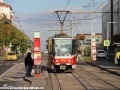 Vůz T6A5 ev.č.8684 vypravený na linku 24 stanicuje v zastávce Koh-i-noor. | 7.10.2012