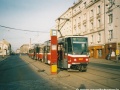 Souprava vozů T6A5 ev.č.8691+8692 vypravená na linku 12 v zastávce Harfa z centra. | 18.2.2001