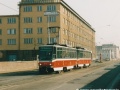 Zastávku Mostárna opustila souprava vozů T6A5 ev.č.8711+8712 vypravená na linku 12 a míří k Lokomotivce. | 22.2.2003