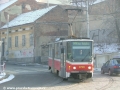 Vůz T6A5 ev.č.8726 právě hradí linku 14 a projíždí nyní již jen manipulačním obloukem mezi zastávkami Nádraží Holešovice. | 24.1.2004