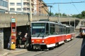 Souprava vozů T6A5 #8742+#8739 na lince 19 odbavuje cestující v zastávce Vltavská na předmostí Hlávkova mostu. | 17.7.2006