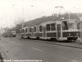 Zatímco souprava vozů T3 vypravená na linku 3 v pozadí ještě odbočuje do smyčky Dvorce, vůz KT8D5 ev.č.9004 již vyčkává na provedení zkušební jízdy po přeložce tramvajové tratě pod Barrandovským mostem. | 7.11.1986