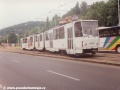 Vůz KT8D5 #9009 vypravený na linku náhradní dopravy 35 přejíždí  povrchovou spojku Californien při jejím prvním využití u zastávky Kavalírka. | 16.8.1996