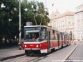 Vůz KT8D5 ev.č.9011 vypravený na linku 39 v nástupní zastávce Hlavní nádraží. | 23.8.2003