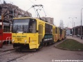 Vůz KT8D5 ev.č.9012 na lince 4 ve výstupní zastávce vnitřní koleje smyčky Kotlářka. | květen 1999