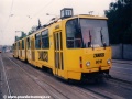 Vůz KT8D5 ev.č.9016 vypravený na 111. pořadí linky 11 stanicuje v zastávce Vinohradské hřbitovy | květen 1996