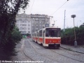 Záložní vlak připravený nahradit standardní vlaky linky 11, obsazený vozem KT8D5 ev.č.9023, vyčkává na svou příležitost na vnitřní koleji smyčky Olšanské hřbitovy. | 16.6.1996