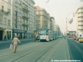 Vůz KT8D5 ev.č.9025 vypravený na linku 11 a opatřený zkušebním polopantografem stanicuje v zastávce Radhošťská. | 3.4.1999