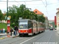 Vůz KT8D5 #9033 vypravený na linku 9 stanicuje v zastávce Újezd od Malostranského náměstí během zcela mimořádného odklonu linky 9 obsazené tehdy pouze vozy typu KT8D5 přes Malou Stranu | 19.6.2004