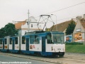 Vůz KT8D5 ev.č.9034 vypravený na náhradní linku X-B za trasu metra B míří k zastávce Kbelská. | 21.9.2002