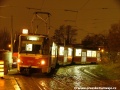 Vůz KT8D5 ev.č.9045 vypravený na linku 24 vyčkává na vnější koleji smyčky Radošovická v deštivém podvečeru na odjezd | 10.2.2005