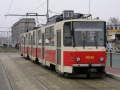 Vůz KT8D5 ev.č.9046 vyčkává v zastávce Nádraží Libeň na kolegu - vůz KT8D5 ev.č.9030, aby společně provedli zkušební jízdu opravené tratě