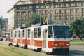 Vůz KT8D5 #9048 vypravený na lince 25 projíždí Vítězným náměstím směrem k zastávce Lotyšská | 3.6.2003