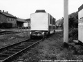 Čelní článek „A“ vozu KT8D5 ev.č.9048 čeká na spojovací koleji v areálu Smíchovského nádraží na „vytažení“ na koleje v síti tramvají. | 9.6.1990