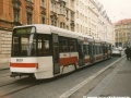Prototypový vůz RT6N1 ev.č.9051 odstavený pro technickou závadu na manipulační trati v ulici Na Zámecké. | 1996