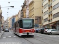 Standardní situace řeklo by se, vůz KT8D5.RN2P ev.č.9059 na lince 31 klesá ke Strossmayerovu náměstí. Jenže ono ne... Tenhle vůz totiž jede nahoru k zastávce Kamenická, jak prozrazuje mimo jiné i čelní transparent. | 3.6.2012